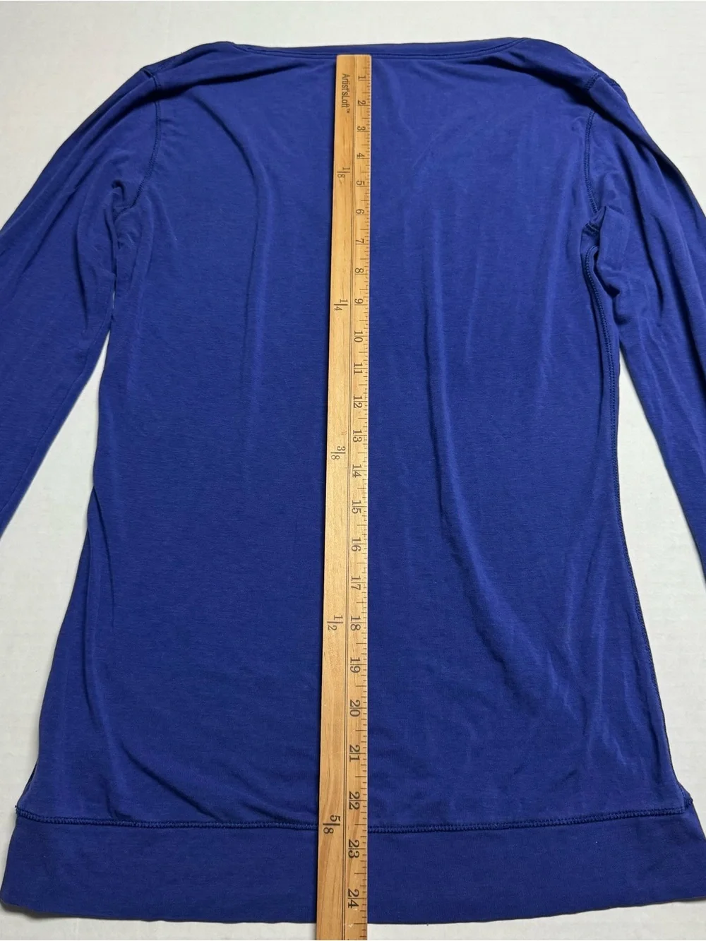 alo Yoga CoolFit Long Sleeve V-Neck Performance Workout, Casual Tee Size: S